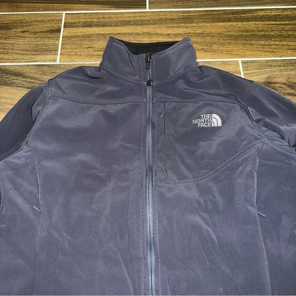 The North Face Women’s Purple Full Zip Outdoor Long Sleeve Soft Shell Jacket - Picture 4 of 6